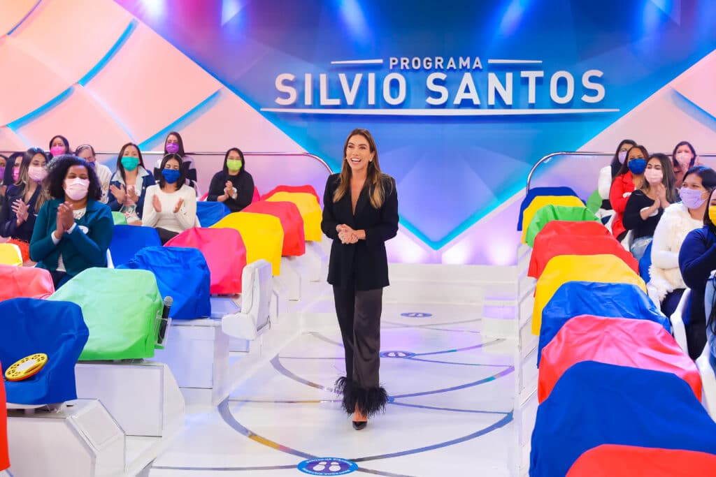 Programa Silvio Santos 11 06 2023 Bela Fernandes Tays Reis Biel E