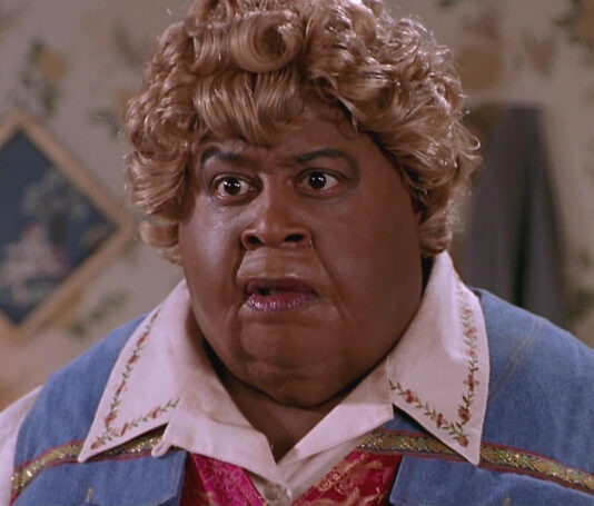 Cinema em Casa de hoje 13/05/2023 exibe Vovó… Zona