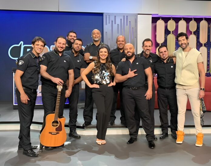 amanda-francozo-chama-daniel-del-sarto-para-reuniao-de-amigos-646f758de664a_featured (1)