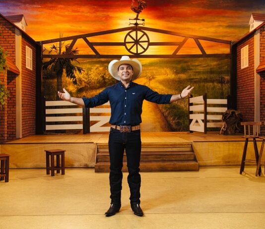 Na TV Aparecida, Terra da Padroeira recebe o cantor Ângelo Máximo