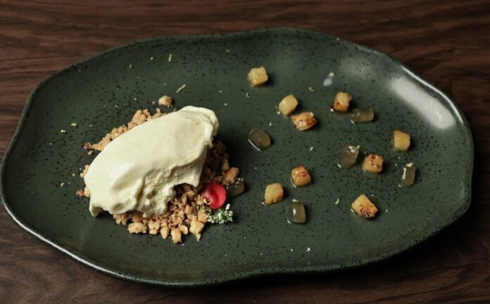 sorvete-de-capim-santo-com-farofa-de-castanha-de-caju-104842