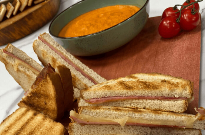 Receita de Misto Quente com Creme de Tomate