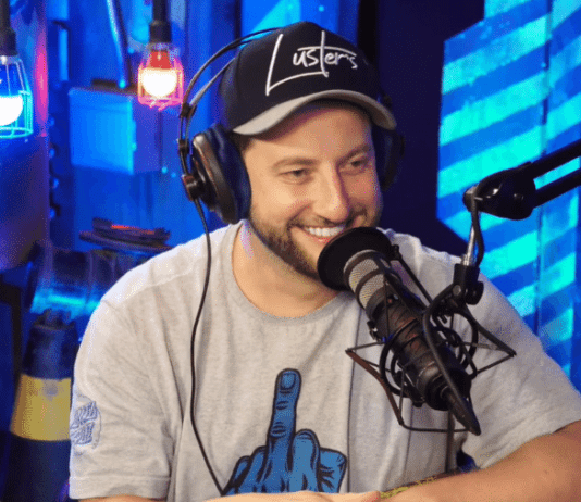 No Programa do Ratinho, Gol Show recebe os comediantes Rogério Morgado e Eros Prado