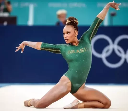 Rebeca Andrade é a convidada do Conversa com Bial de hoje, 30 de agosto