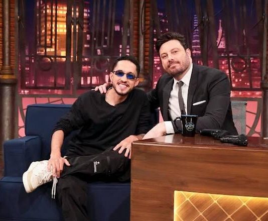 The Noite com Danilo Gentili 24/09/2024: Dono do hit Só Fé, Grelo da Seresta é o convidado da noite