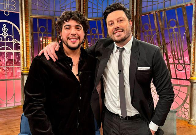 No The Noite, Danilo Gentili conversa com o cantor Nattan