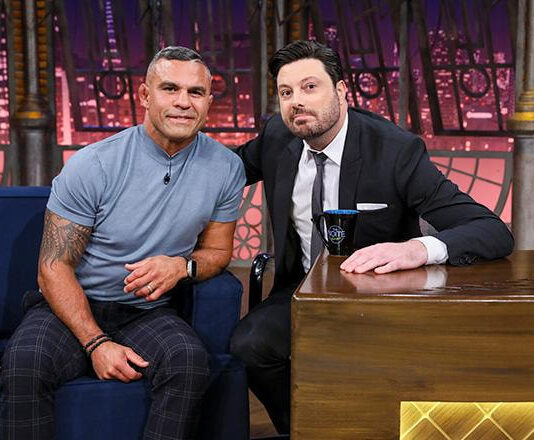 No The Noite, Danilo Gentili recebe o lutador brasileiro Vitor Belfort