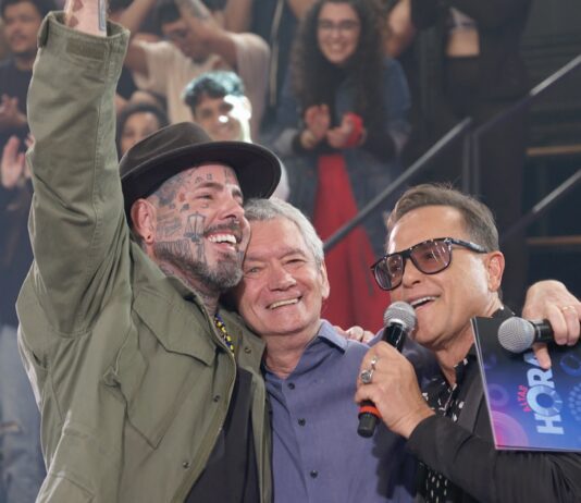 No Altas Horas, Serginho recebe Di Ferrero, Munhoz & Mariano, Projota, Sylvinho Blau Blau, Tico Santa Cruz e Wanderléa