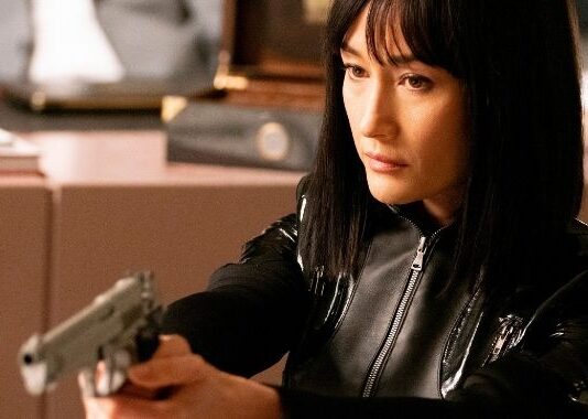 Crítica – A Profissional é um thriller que combina vingança e emoção