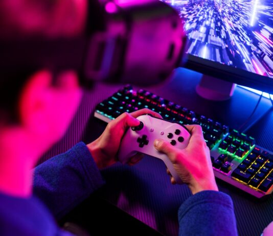 Arena Gamer Plaza estreia no Plaza Shopping com experiências imersivas para todas as idades