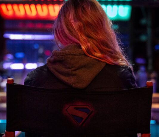 Superman pode dar as caras em Supergirl antes do esperado — e foi o próprio James Gunn quem deixou escapar