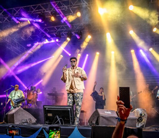 Pixote Nas Alturas: grupo lança “Defeito do Seu Beijo” com romantismo em alto e bom som — literalmente