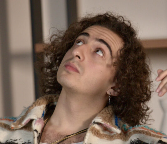 Nick Souza lança “Abre Espaço” com Papi AQ e reforça protagonismo da música latina