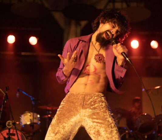 “Tela Quente” desta segunda (04/08) apresenta dois episódios da série “Raul Seixas: Eu Sou”