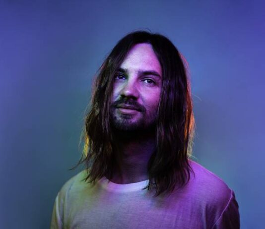 Tame Impala volta com “End of Summer” e reinventa o som do amanhã – Kevin Parker nos convida a dançar com o invisível