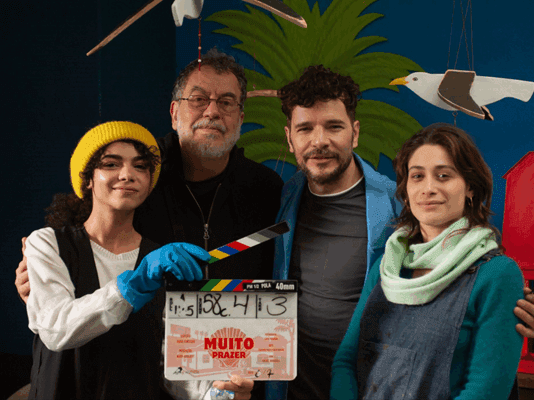 Muito Prazer | Jorge Furtado transforma motel esquecido em palco de recomeços e risadas na nova comédia brasileira