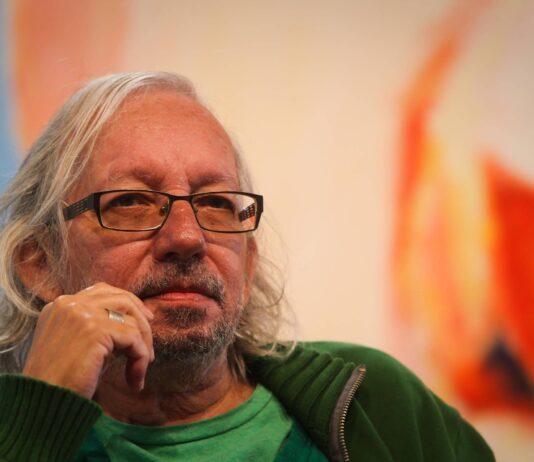 Conversa com Bial desta quarta (20/08) celebra legado de Pelé com debates sobre futebol e cultura com Antonio Risério