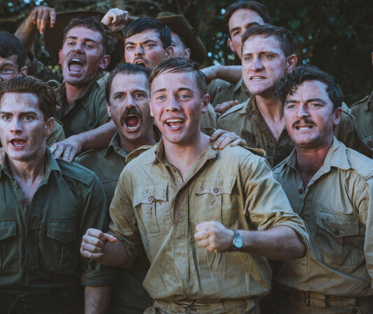 Novo trailer de Beast of War mostra tubarão gigante ameaçando soldados australianos