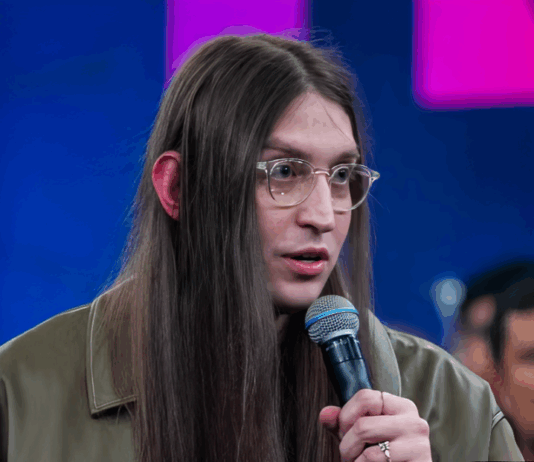 Felca quebra o silêncio no Altas Horas e comenta vídeo sobre denúncia de exploração de menores na internet