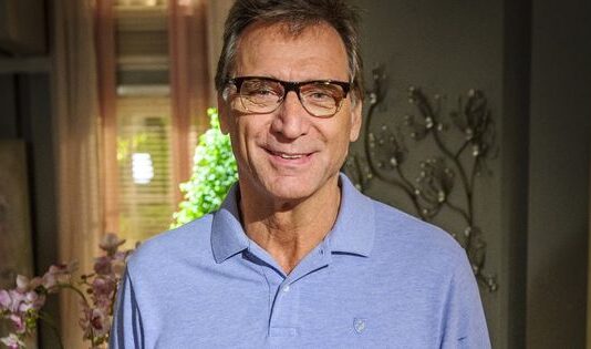 Conversa com Bial desta sexta (22/08) recebe Herson Capri, celebrando mais de 50 anos de carreira