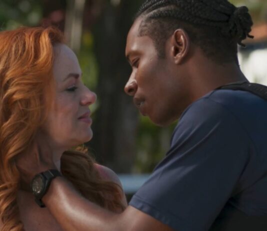 Resumo da novela Vale Tudo de segunda (11/08): Poliana surpreende Aldeíde junto de André