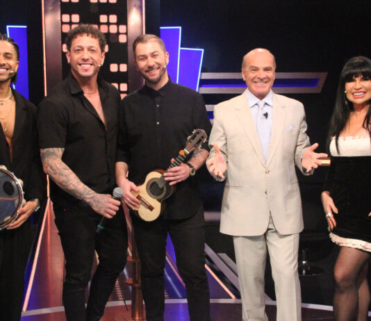 No Mega Sonho deste sábado (23/08), Marcelo de Carvalho recebe no grupo Na Hora H e a ex-modelo Solange Gomes