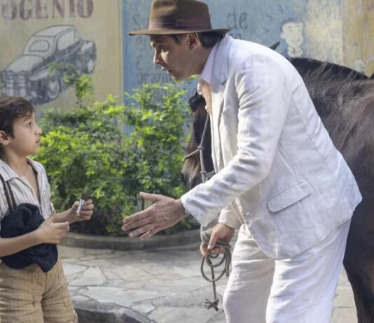 Resumo da novela Êta Mundo Melhor de quinta (14/08) – Samir abandona Candinho e Medeia desconfia de Celso