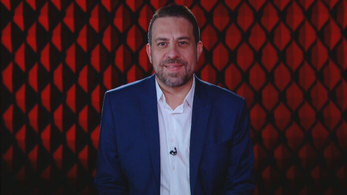 Sem meias palavras! Guilherme Boulos enfrenta debate direto no No Alvo desta segunda