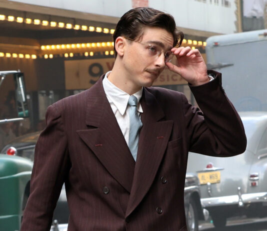 Timothée Chalamet domina o primeiro pôster eletrizante de Marty Supreme, novo suspense da A24