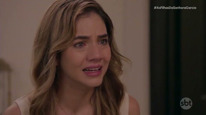 As Filhas da Senhora Garcia chorando