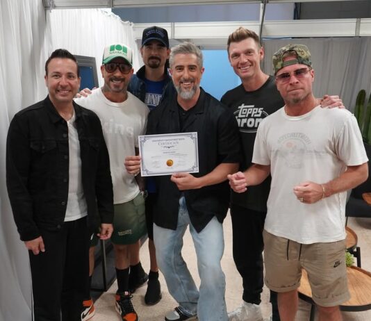 Caldeirão com Mion deste sábado (27) recebe Backstreet Boys e traz quadros Arte Transforma, Tem ou Não Tem e Por Que, Mion?