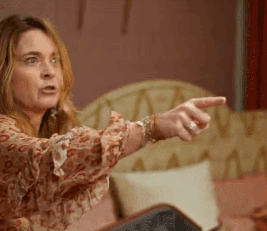 Resumo da novela Dona de Mim de segunda (29/09) – Samuel assume a Boaz e Jaques é demitido