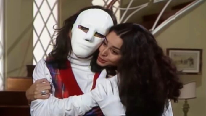 Carmem enfrenta o Mascarado e Otávio retorna à Terra