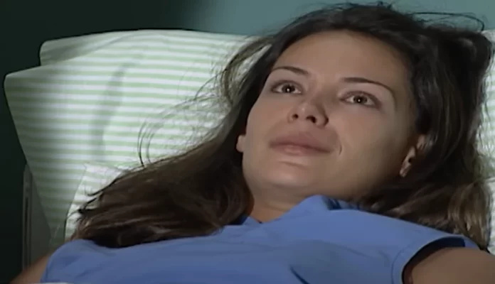 História de Amor paula chorando
