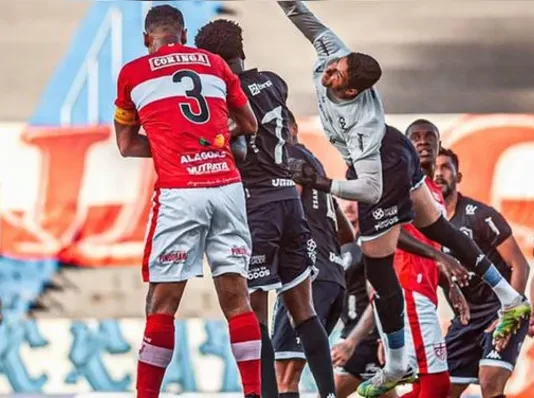 Remo x CRB: Onde assistir o Campeonato Brasileiro da Série B ao vivo neste domingo (28/09)