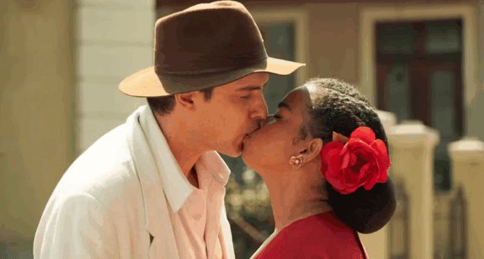 Resumo da novela Êta Mundo Melhor de sábado (2709) – Dita garante amor a Candinho