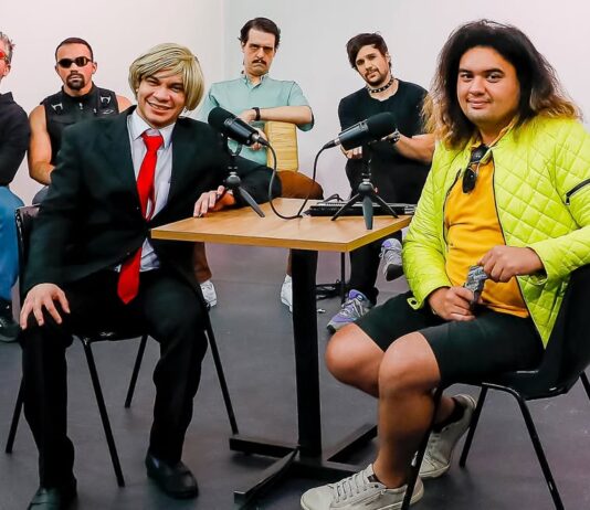 The Noite com Danilo Gentili desta quarta-feira (10) recebe Felipe Araújo no quadro Roda Solta