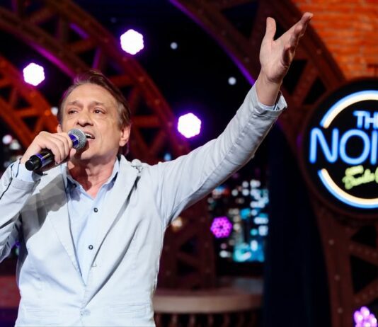 The Noite com Danilo Gentili desta quinta (18) recebe Marcelo de Nóbrega e elenco do Proibidão da Praça