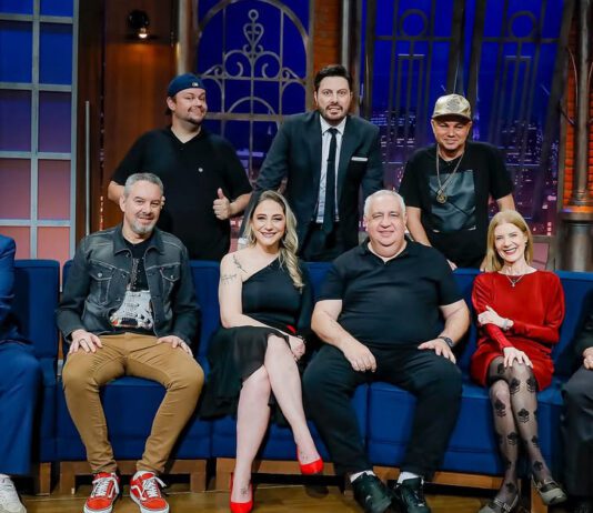 The Noite com Danilo Gentili desta quinta (25) recebe Eli Corrêa, Cadu Previero, Eliana Chuffi, Vanessa Rabello e Silvio Ribeiro
