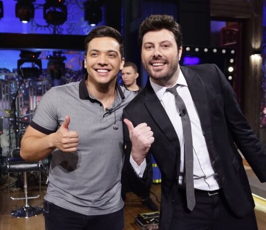 The Noite com Danilo Gentili desta sexta (05) reexibe entrevista com o cantor Wesley Safadão