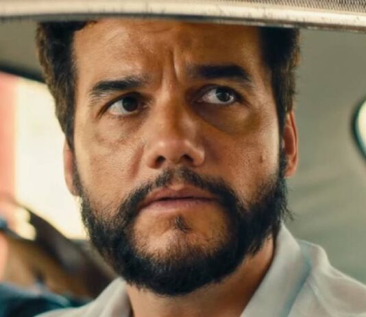 Crítica | Kleber Mendonça Filho reinventa o cinema político e a memória brasileira em O Agente Secreto