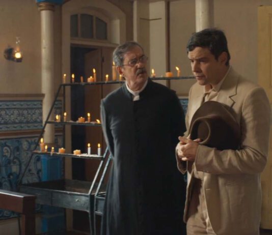 Resumo da novela Êta Mundo Melhor de hoje (22) – Padre Lucas revela que Dita não pode se casar