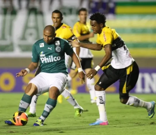 Criciúma x Goiás: Onde assistir a Série B do Campeonato Brasileiro ao vivo neste sábado (25/10)