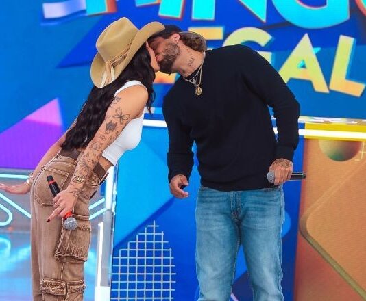 Domingo Legal (19) recebe Ana Castela e Zé Felipe para Passa ou Repassa, Trocando as Bolas, Comprar é Bom, Levar é Melhor e Minha Mulher que Manda