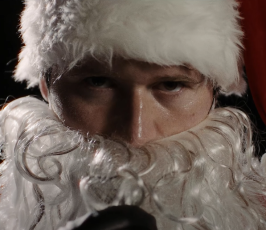Natal Sangrento | Papai Noel nunca foi tão aterrorizante — Diamond Films libera pôster do terror de fim de ano