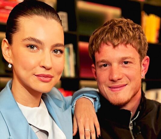 No Conversa com Bial desta quinta (23), Alanis Guillen e Pedro Novaes comentam sobre a novela Três Graças