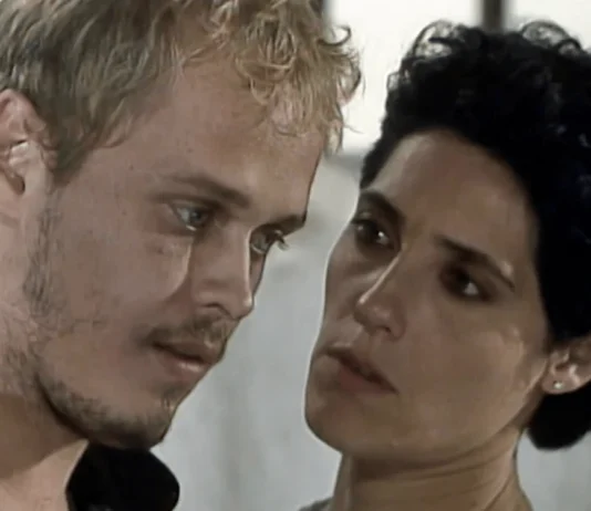 Resumo da novela A Viagem de hoje (28) – Alexandre volta à Terra e tenta influenciar Téo, mas Patty o impede