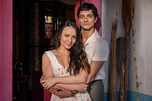 Resumo da novela Êta Mundo Melhor de sábado (18/10) – Estela se envolve ainda mais com Túlio e Dita brilha no dancing