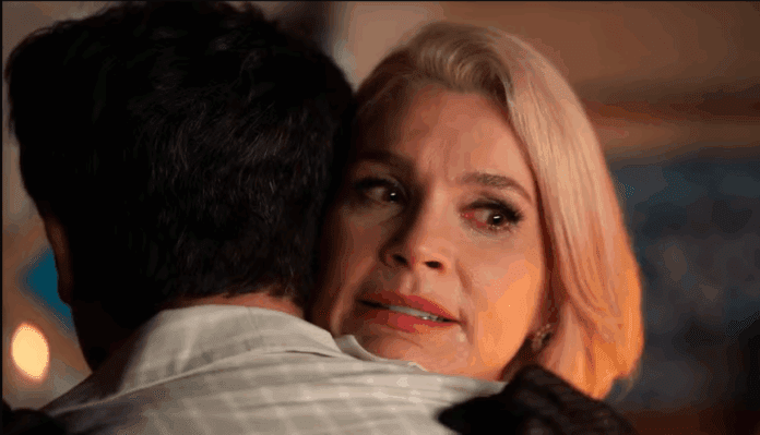 Resumo da novela Êta Mundo Melhor de segunda (1310) – Sandra ameaça Candinho com arma