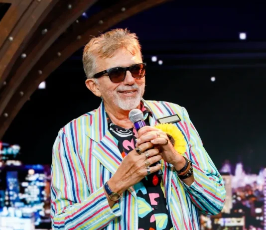 Falcão leva irreverência e histórias inusitadas ao The Noite com Danilo Gentili desta quinta (23)